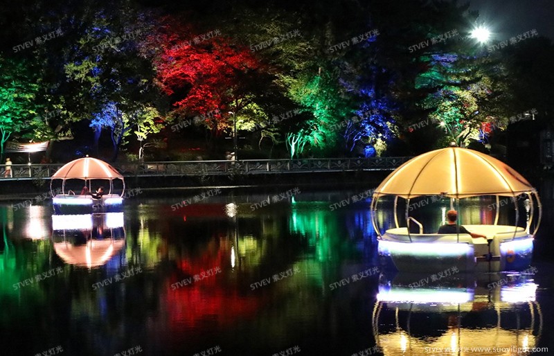 宁夏泛湖小船两岸亮化